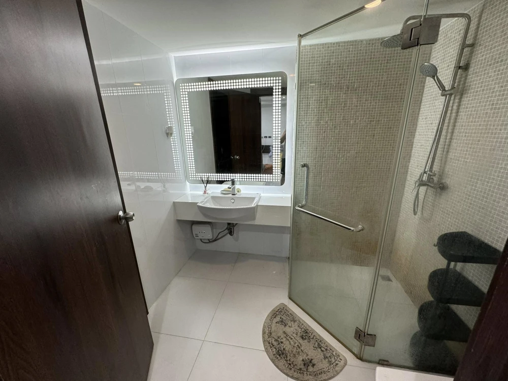For rent sell: Serenity Wongamat, 5th floor, beautiful view, fully furnished, if interested, hurry and reserve now, don't miss out.