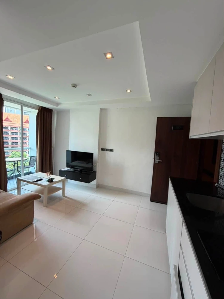 For rent: Serenity Wongamat, 7th floor, fully furnished. Book now!