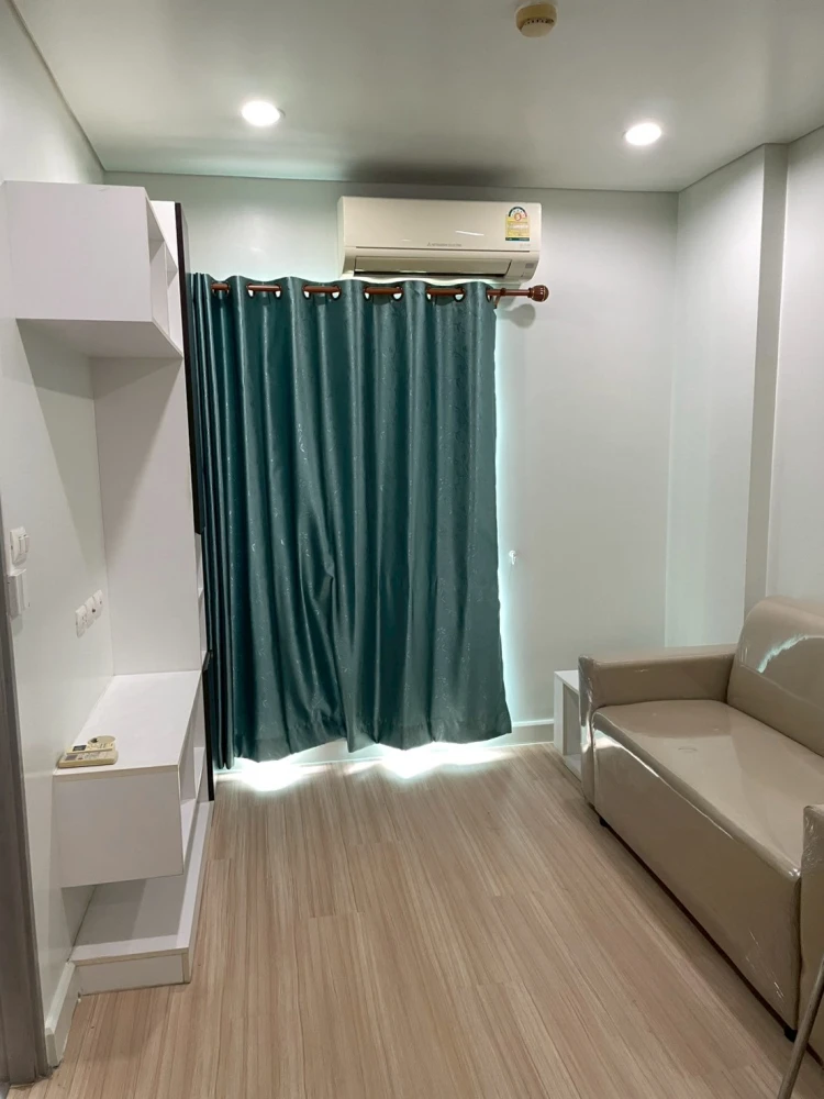 For rent: Serrano Condominium, large room, view of green area, very comfortable to the eyes. You must book this.