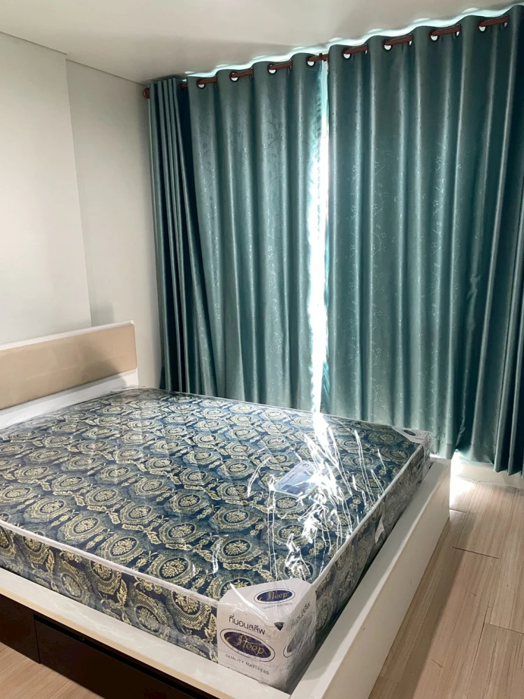 For rent: Serrano Condominium, large room, view of green area, very comfortable to the eyes. You must book this.