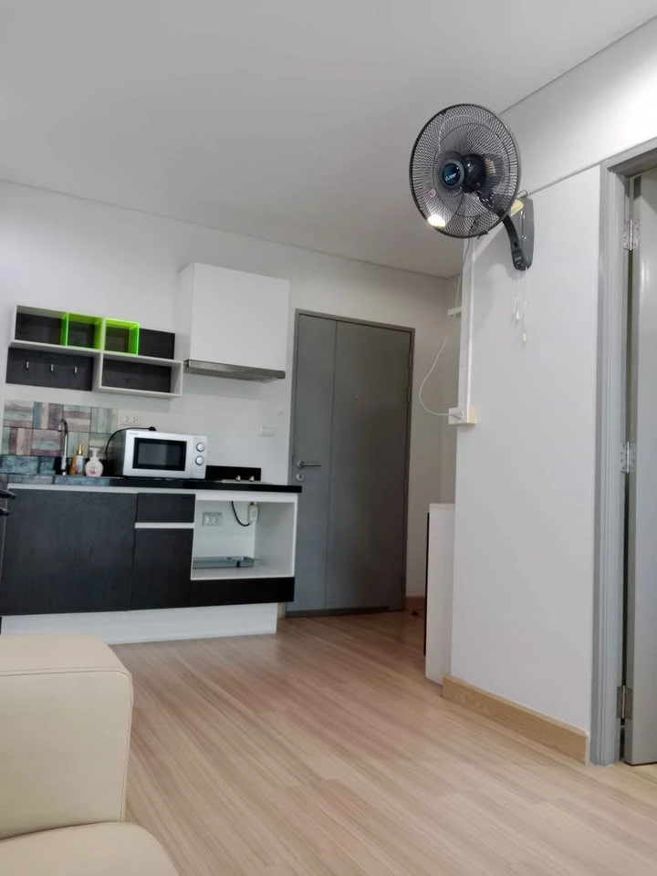 Serrano Condominium for rent. Ready to move in, fully furnished, spacious and comfortable. Book now!