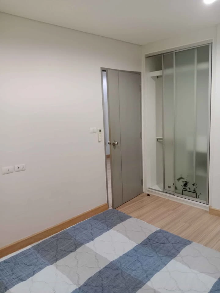 Serrano Condominium for rent. Ready to move in, fully furnished, spacious and comfortable. Book now!