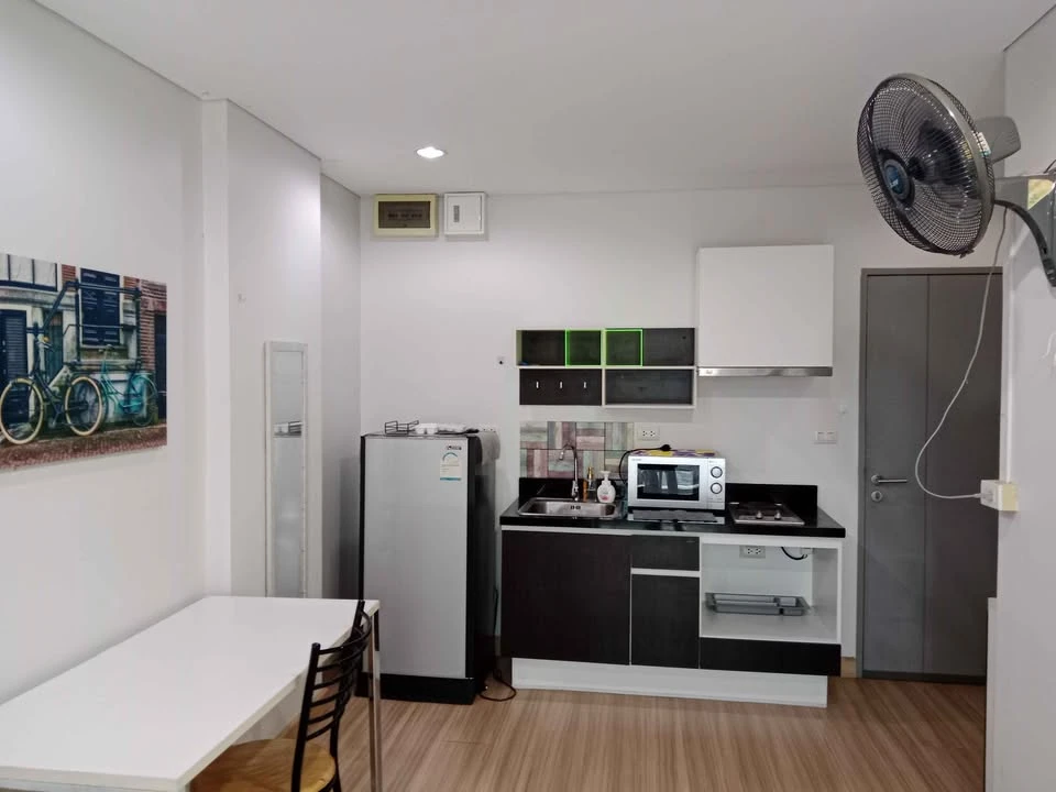 Serrano Condominium for rent. Ready to move in, fully furnished, spacious and comfortable. Book now!