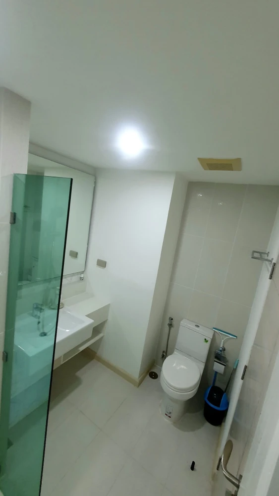 For rent or sale: Seven Seas Condo Resort Jomtien Pattaya, Building A, 5th floor, corner room, has a large balcony, ready to reserve now.