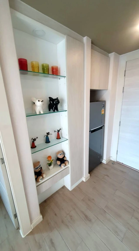 For rent or sale: Seven Seas Condo Resort Jomtien Pattaya, Building A, 5th floor, corner room, has a large balcony, ready to reserve now.