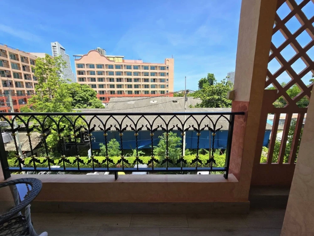 For rent: Seven Seas Condo Resort Jomtien. Ready to move in, high floor, fully furnished. Book now!