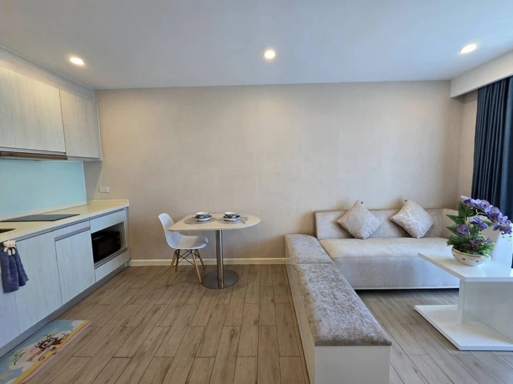 For rent: Seven Seas Condo Resort Jomtien. Ready to move in, high floor, fully furnished. Book now!