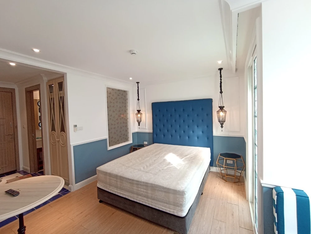 For rent: Seven Seas Cote d Azur, a nice room on the 3rd floor, fully furnished, hurry and reserve now!