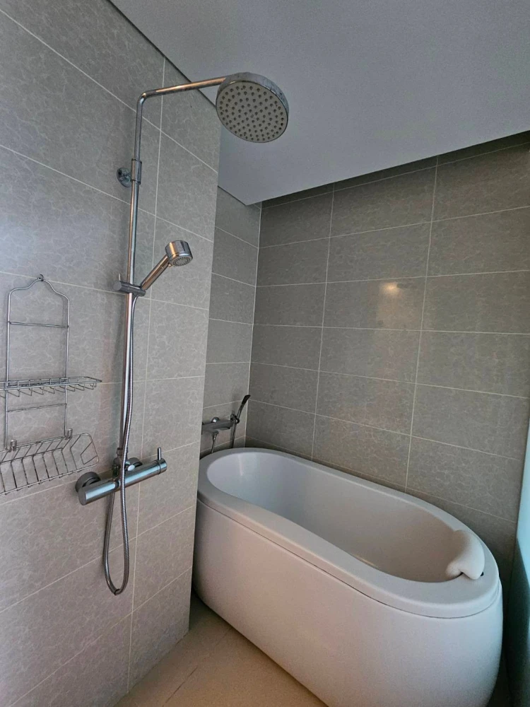 For rent: Fully furnished unit at Siamese 39 (2nd floor). Book now—don't miss out!
