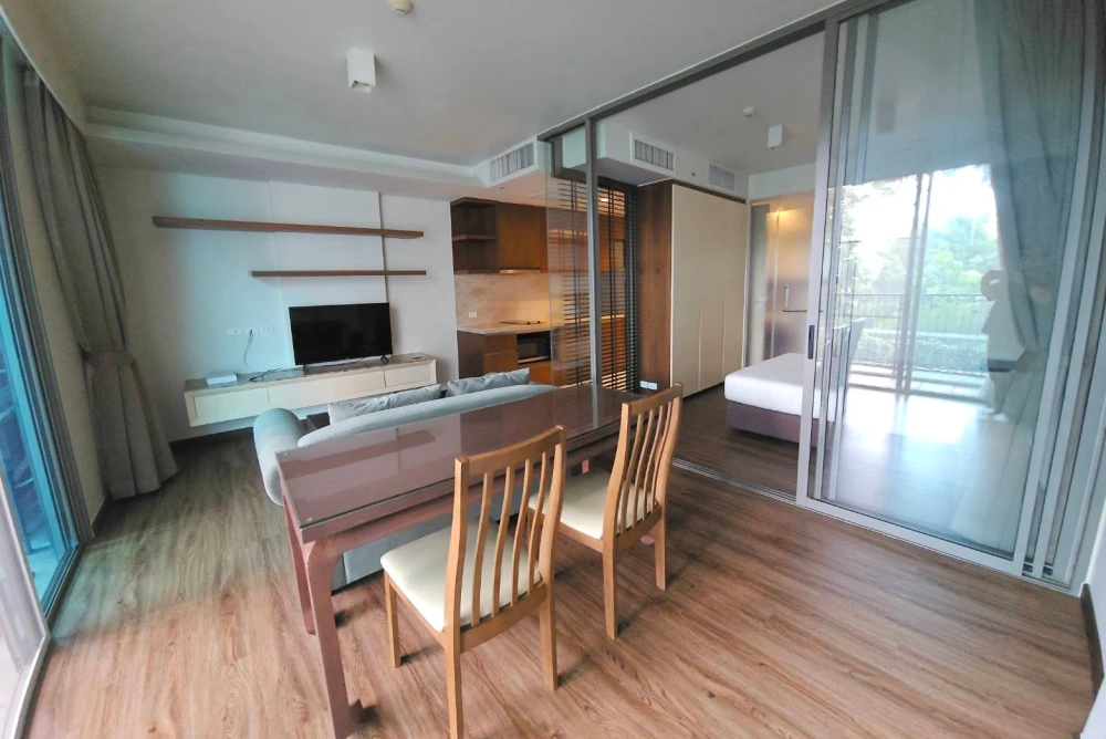 For rent: Fully furnished unit at Siamese 39 (2nd floor). Book now—don't miss out!