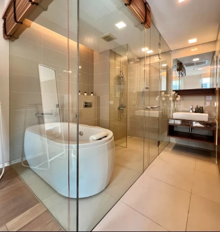 For rent: Siamese 39, 2nd floor, pool view. Beautifully furnished and fully equipped. Book now, don't wait!