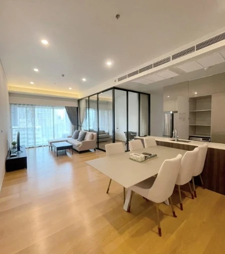 For rent: Siamese Exclusive Sukhumvit 31. Nice, fully furnished unit. Book now! Limited time offer!