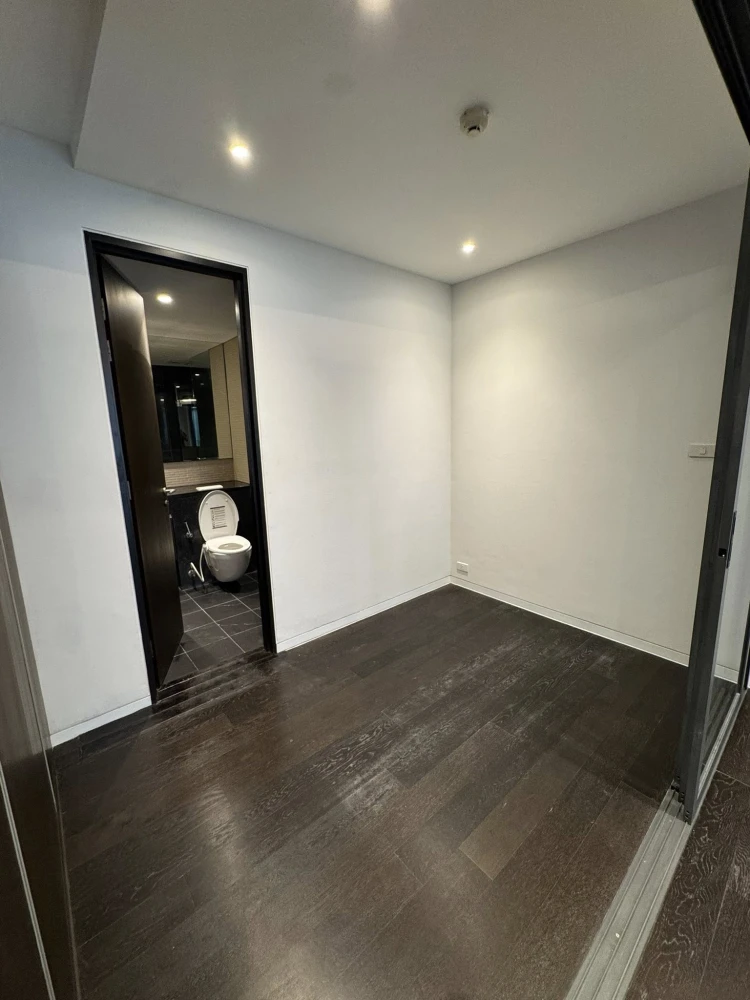 For Sale Rent!! Siamese Gioia Sukhumvit 31 Condo, 5th Floor. Great location, affordable price, ready to move in! Reserve now!!