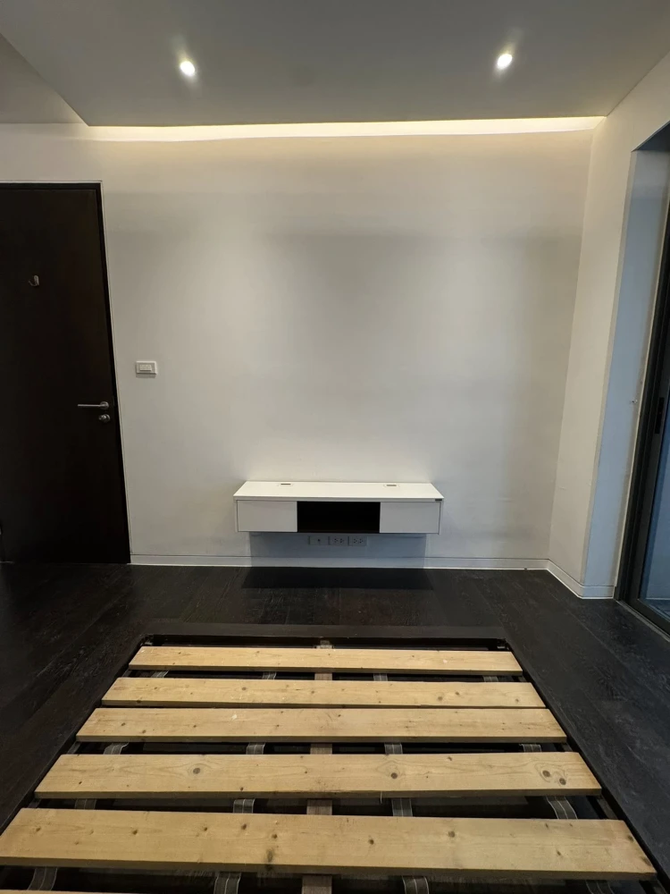 For Sale Rent!! Siamese Gioia Sukhumvit 31 Condo, 5th Floor. Great location, affordable price, ready to move in! Reserve now!!