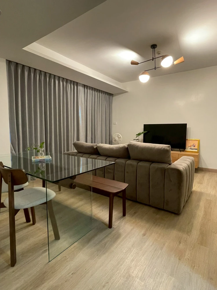 For rent: Siamese Gioia Sukhumvit 31, spacious room, comfortable, complete with electrical appliances, fully furnished, just bring your bag and you ca