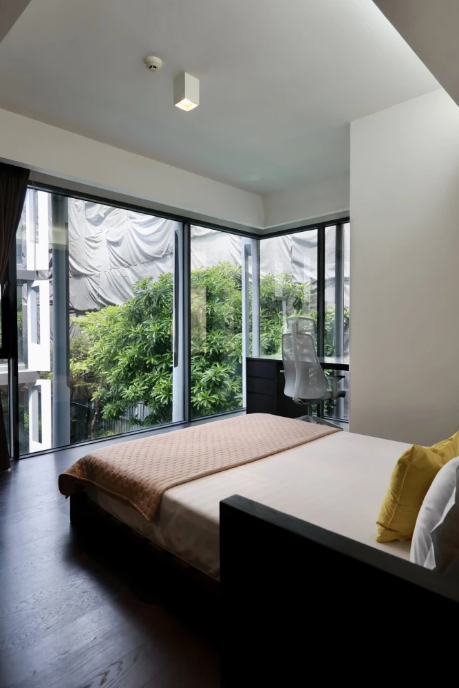 Siamese Gioia condo for rent. Spacious room with plenty of usable space, fully furnished. Book now to secure your unit!