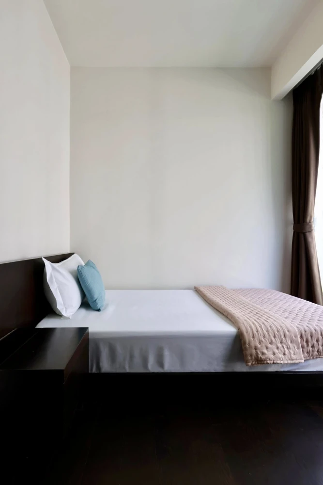 Siamese Gioia condo for rent. Spacious room with plenty of usable space, fully furnished. Book now to secure your unit!
