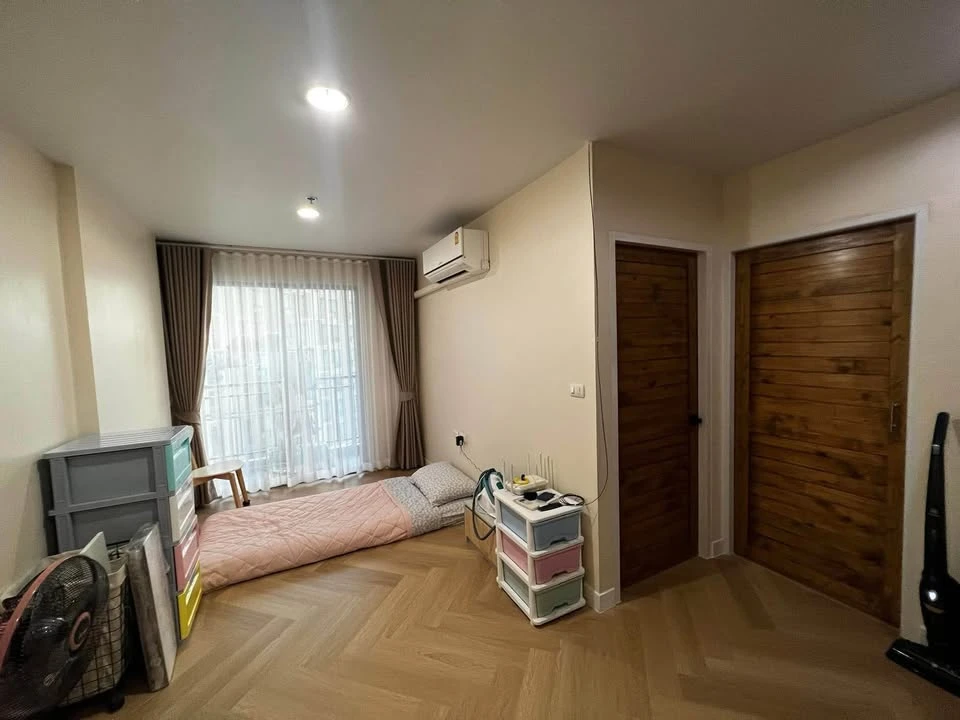 For rent: Silk Place Phahonyothin-Lak Si, spacious room, comfortable, with good furniture, hurry and reserve now.
