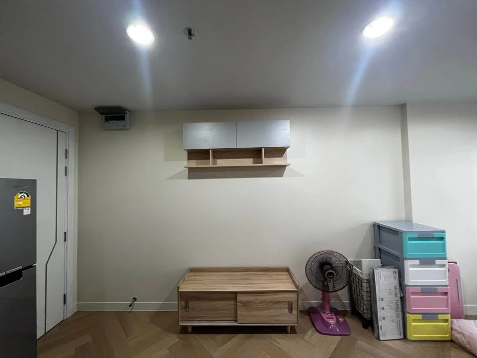 For rent: Silk Place Phahonyothin-Lak Si, spacious room, comfortable, with good furniture, hurry and reserve now.