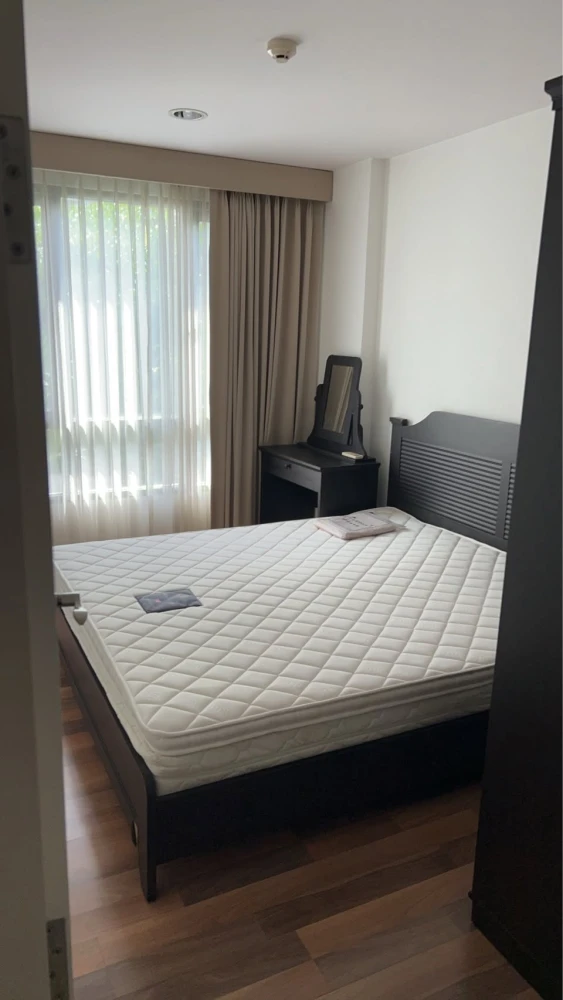 Silk Sanam Pao condo for rent. Spacious and comfortable room with complete furniture and appliances. Ready to move in! Book now! images