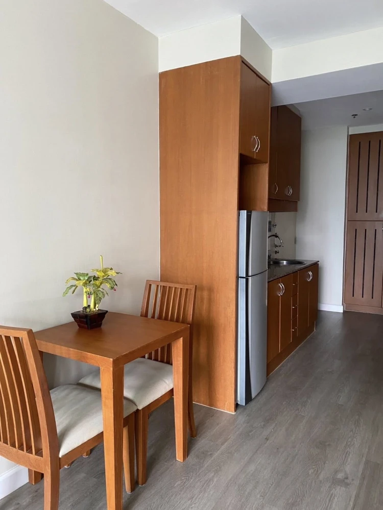 For rent Silom Grand Terrace, spacious room, comfortable, high view, fully furnished, electrical appliances ready to book, don't miss out.