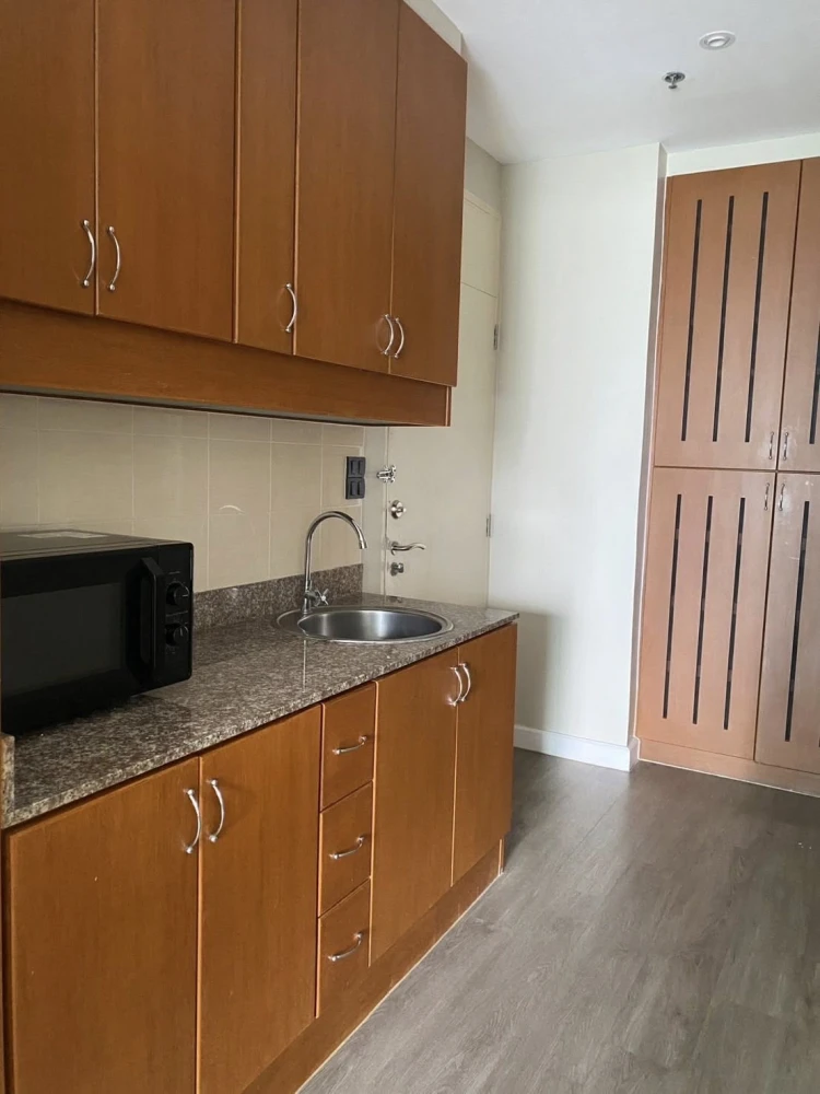 For rent Silom Grand Terrace, spacious room, comfortable, high view, fully furnished, electrical appliances ready to book, don't miss out.