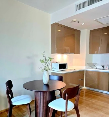 For rent: Siri @ Sukhumvit, 18th floor, fully furnished. Book now!
