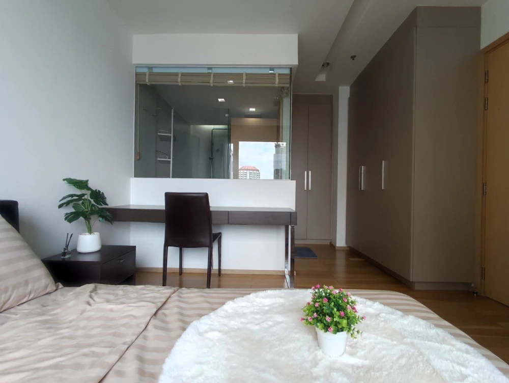 For rent Siri @ Sukhumvit 27th floor, high floor, open view, fully furnished room, nice to live in, book now before you miss out.