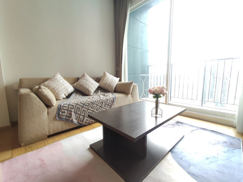 For rent Siri @ Sukhumvit 27th floor, high floor, open view, fully furnished room, nice to live in, book now before you miss out.