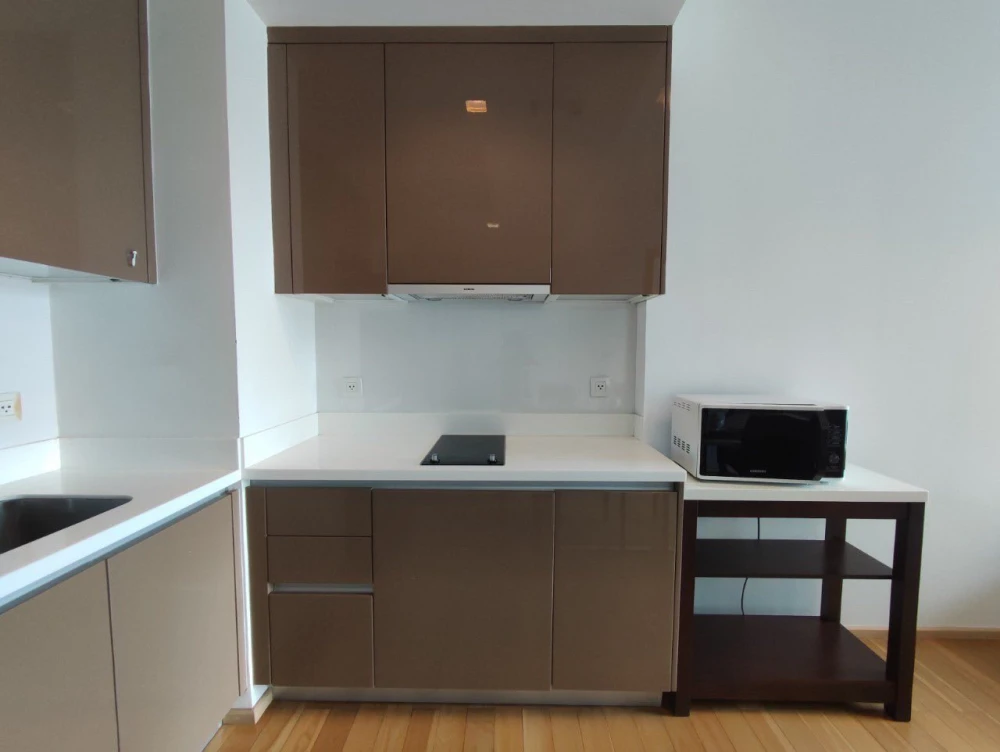 For rent Siri @ Sukhumvit 27th floor, high floor, open view, fully furnished room, nice to live in, book now before you miss out.