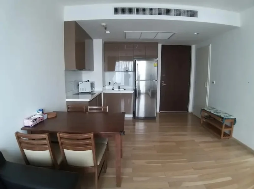 For rent Siri @ Sukhumvit, facing north, room is not hot, high floor, very good breeze, book now and you won't be disappointed.