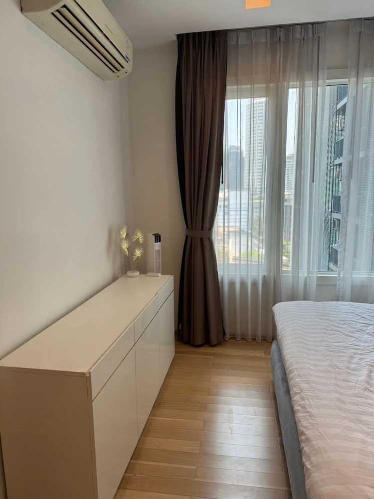 For rent: Siri @ Sukhumvit. Spacious, fully furnished room. Book now! Don't miss out! Act fast!