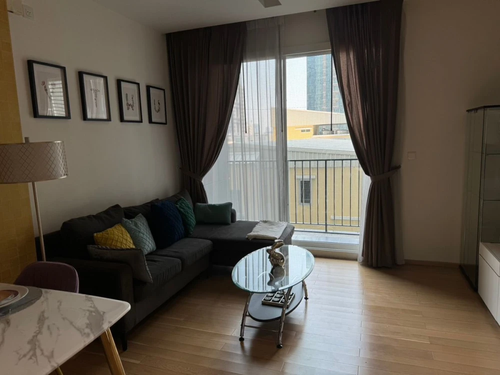 For rent: Siri @ Sukhumvit. Spacious, fully furnished room. Book now! Don't miss out! Act fast!