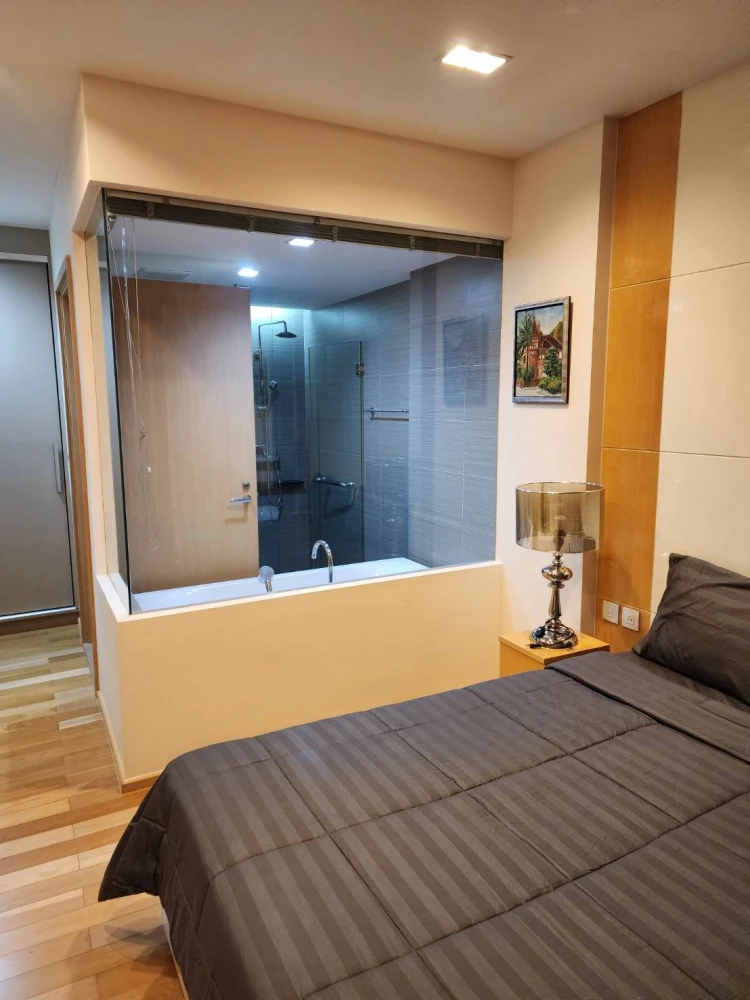 For rent Siri@ Sukhumvit (Siri at Sukhumvit), spacious room, comfortable, suitable for a family, well-built-in room, full of amenities, book now, don'