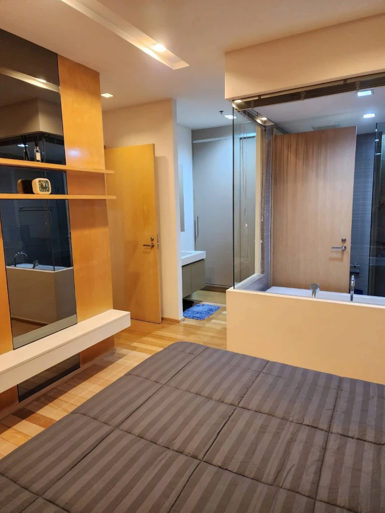 For rent Siri@ Sukhumvit (Siri at Sukhumvit), spacious room, comfortable, suitable for a family, well-built-in room, full of amenities, book now, don'