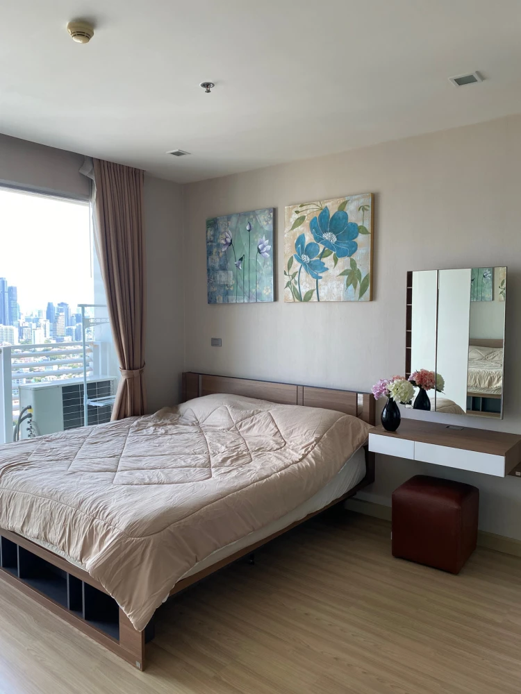 Sky Walk & Weltz Residence for rent. Spacious and comfortable rooms, fully furnished. Book now!