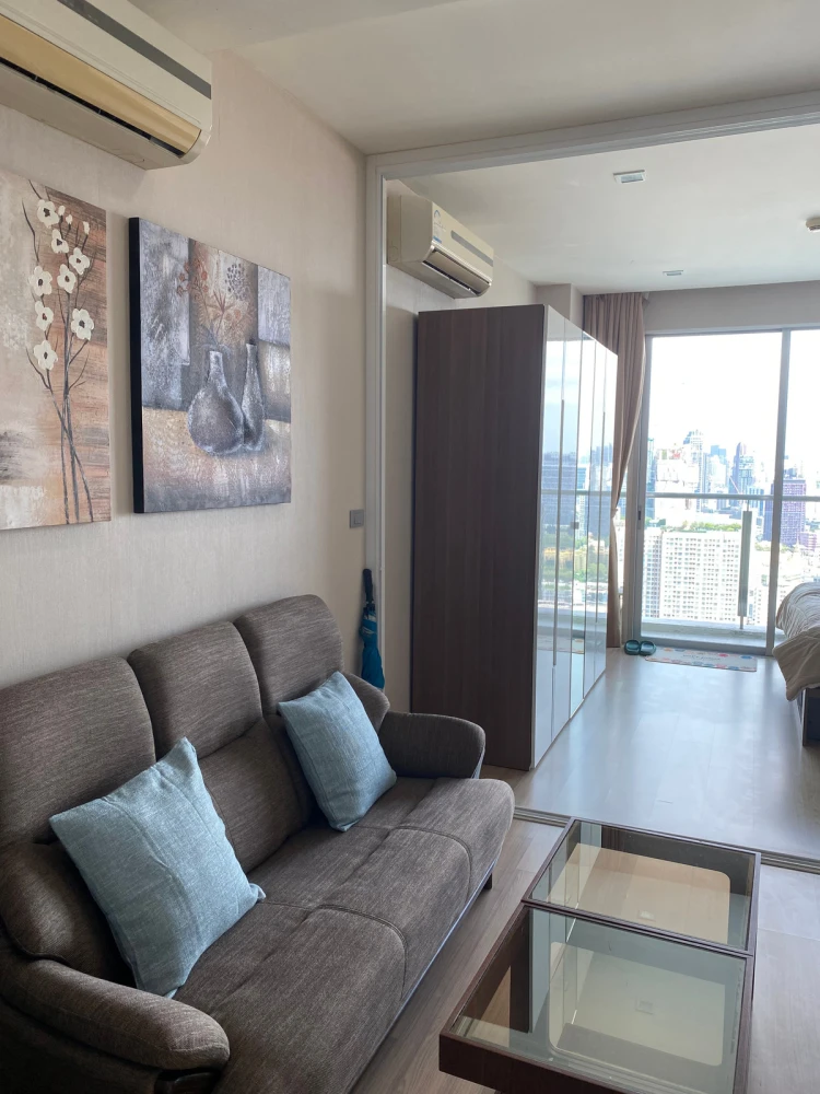 Sky Walk & Weltz Residence for rent. Spacious and comfortable rooms, fully furnished. Book now!