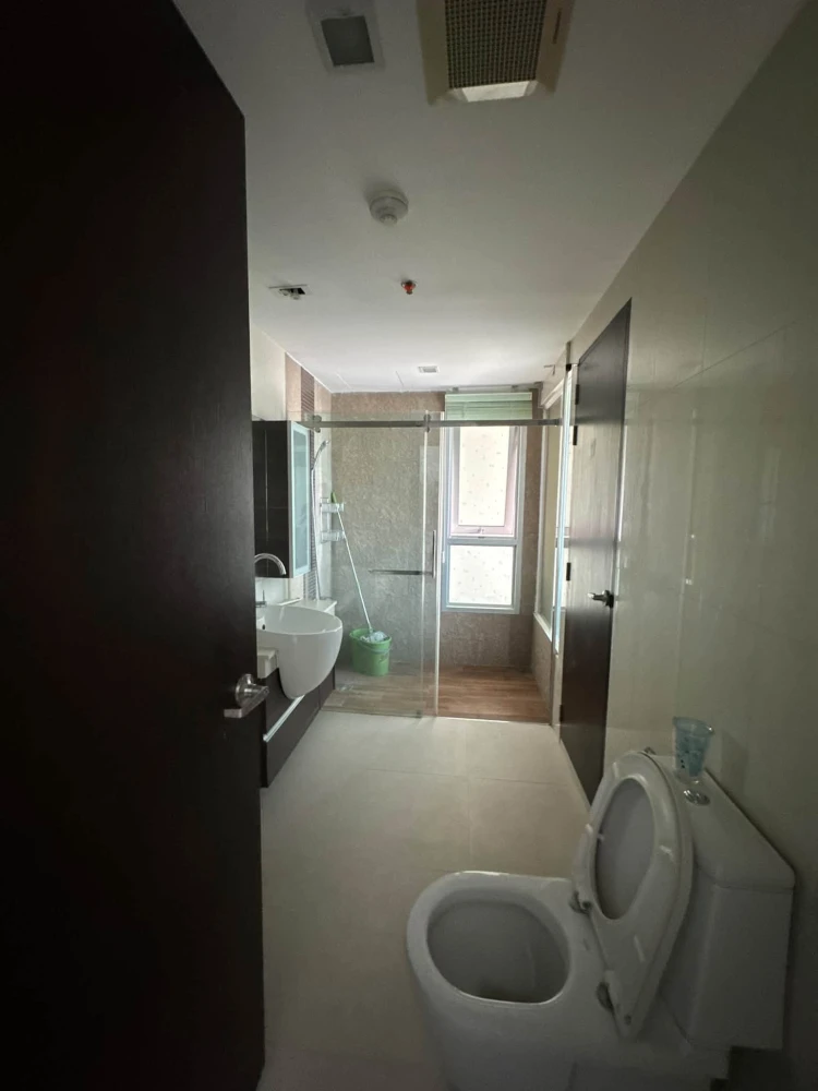 For Rent: Sky Walk & Weltz Residence – spacious 2-bedroom, 1-bathroom unit with a fully equipped kitchen. Book now!