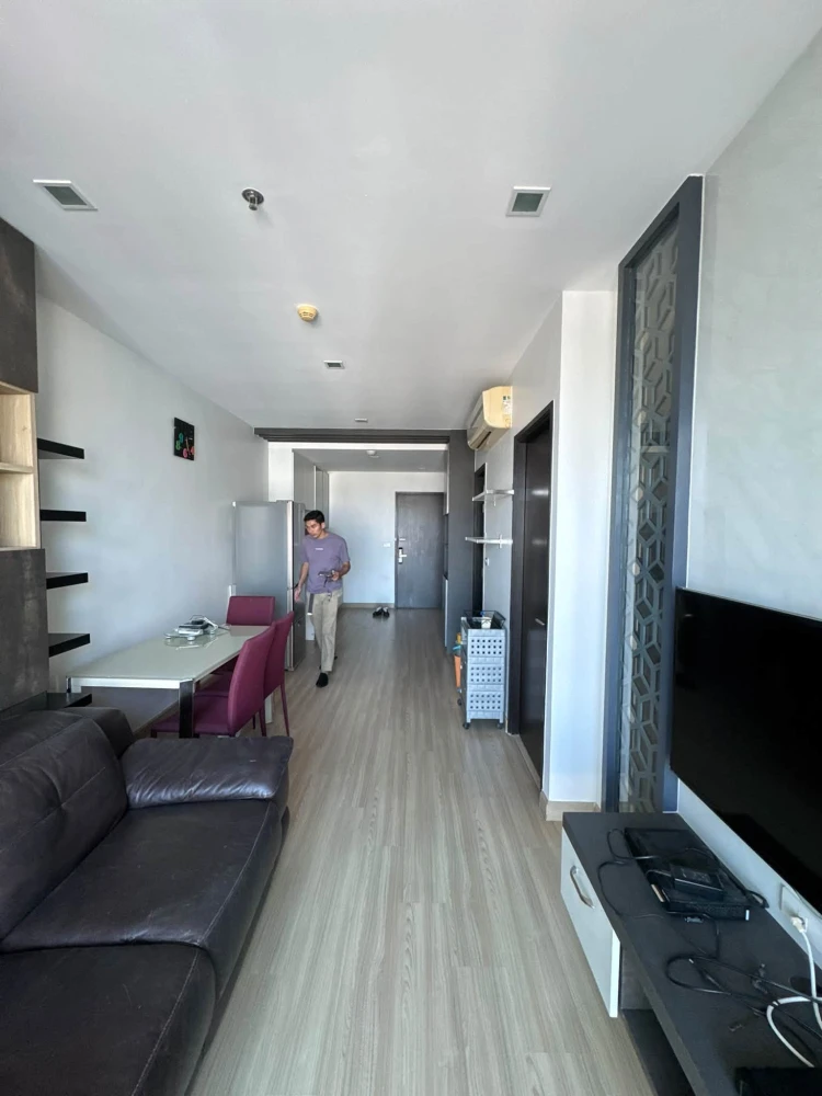 For Rent: Sky Walk & Weltz Residence – spacious 2-bedroom, 1-bathroom unit with a fully equipped kitchen. Book now!
