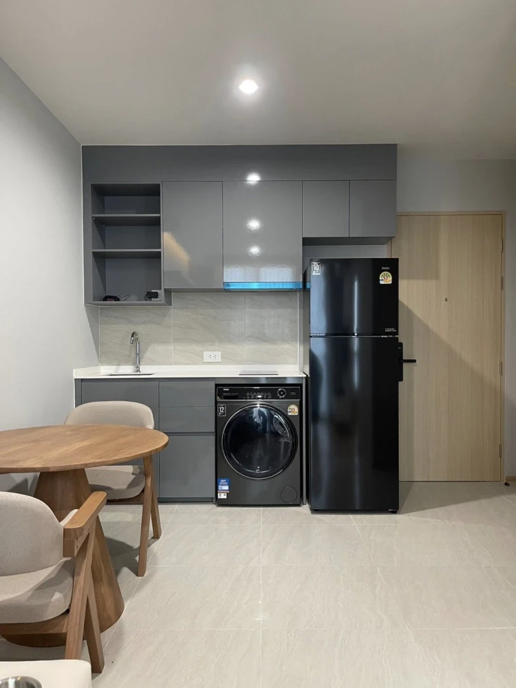 For rent: SKYRISE Avenue Sukhumvit 64, 1 bedroom, 1 bathroom, spacious living area, beautiful city view. Book now!