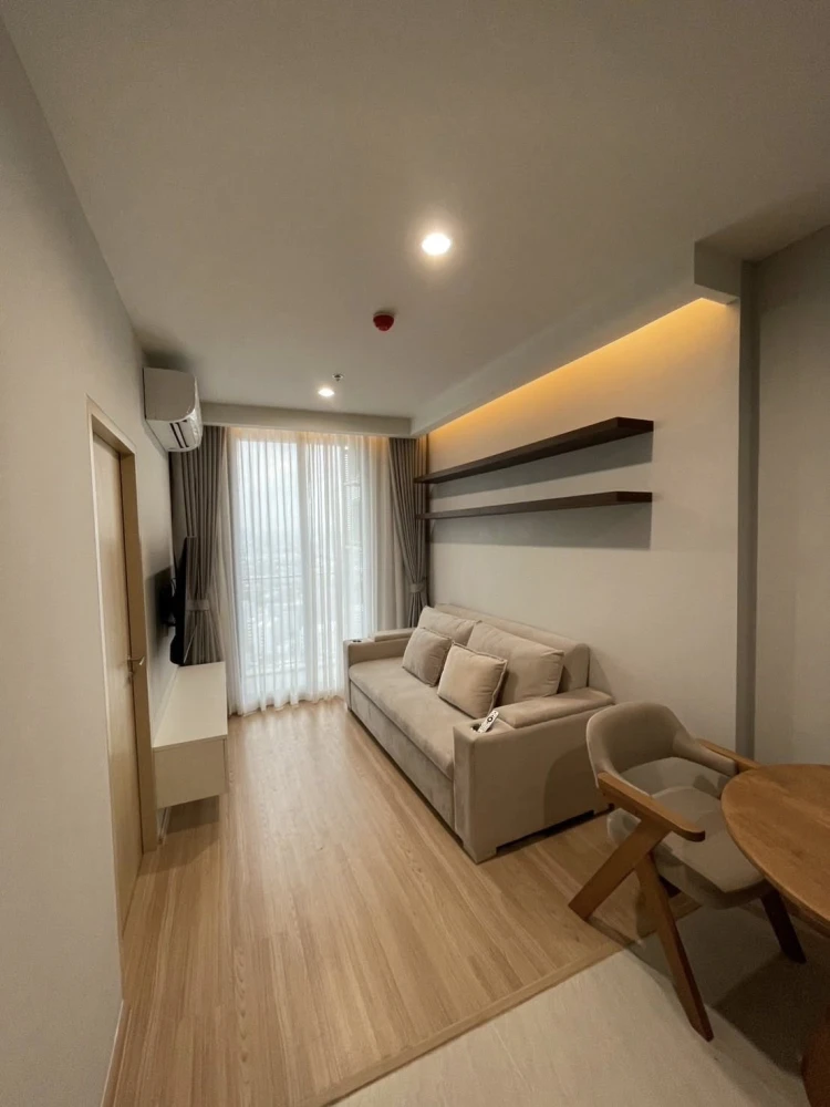 For rent: SKYRISE Avenue Sukhumvit 64, 1 bedroom, 1 bathroom, spacious living area, beautiful city view. Book now!