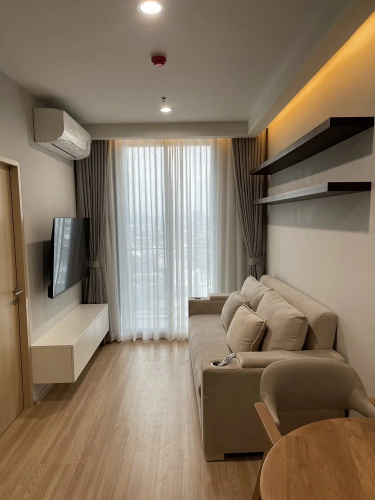 For rent: SKYRISE Avenue Sukhumvit 64, 1 bedroom, 1 bathroom, spacious living area, beautiful city view. Book now!