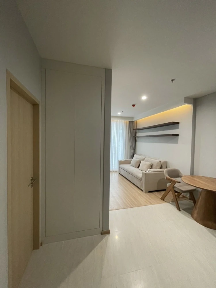 For rent: SKYRISE Avenue Sukhumvit 64, 1 bedroom, 1 bathroom, spacious living area, beautiful city view. Book now!