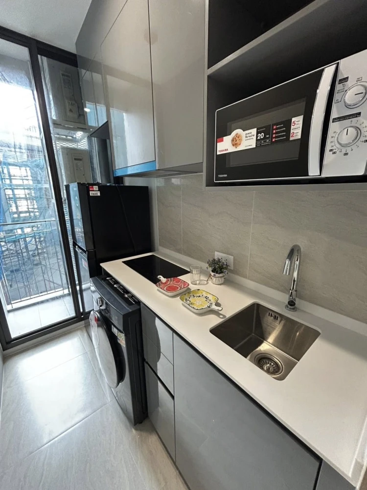 For rent: SKYRISE Avenue Sukhumvit 64, 1 bedroom, 1 bathroom, fully furnished and equipped with electrical appliances. Don't miss out!