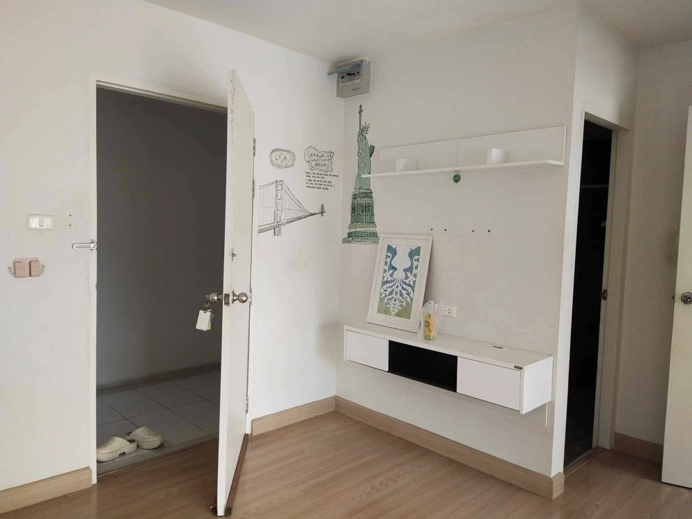For rent: Smart Condo Rama 2, 1 bedroom, 1 bathroom, good location, beautiful open view, book now.
