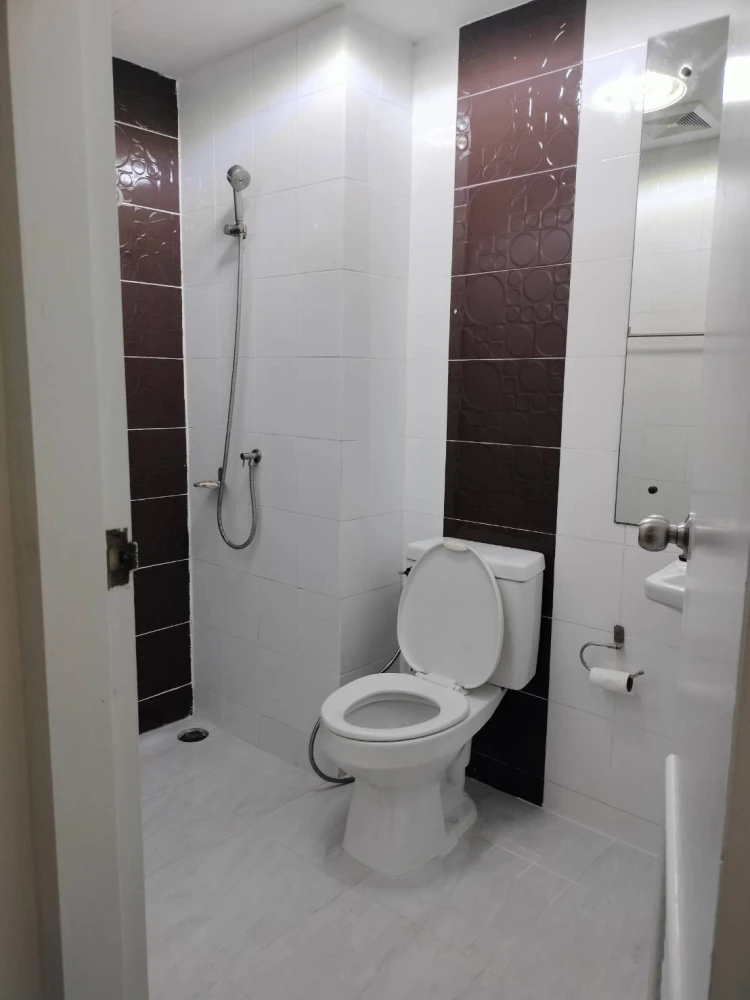 Smart Condo Rama 2 for rent, nice room, 6th floor, comes with complete furniture and appliances, just bring your bags and move in.