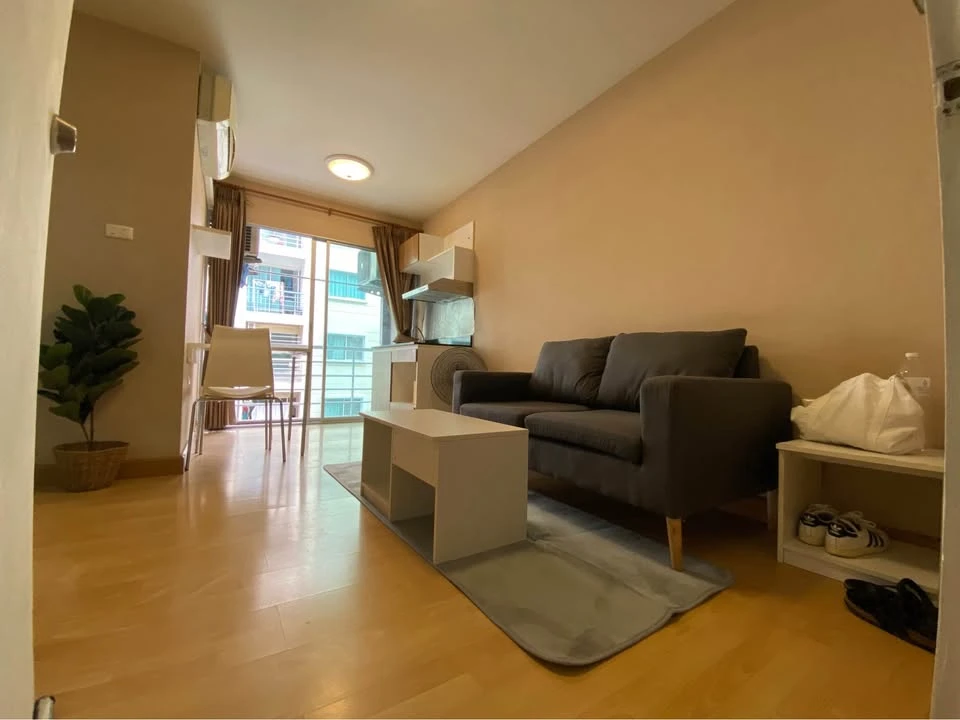 For rent, SMART CONDO Rama 2, Building G, 4th floor, minimal style decorated room, beautiful, clean, very inviting. If interested, book now.