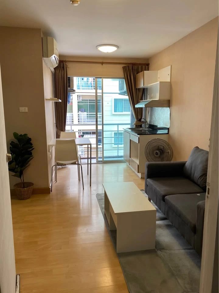 For rent, SMART CONDO Rama 2, Building G, 4th floor, minimal style decorated room, beautiful, clean, very inviting. If interested, book now.