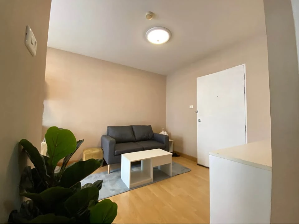 For rent, SMART CONDO Rama 2, Building G, 4th floor, minimal style decorated room, beautiful, clean, very inviting. If interested, book now.