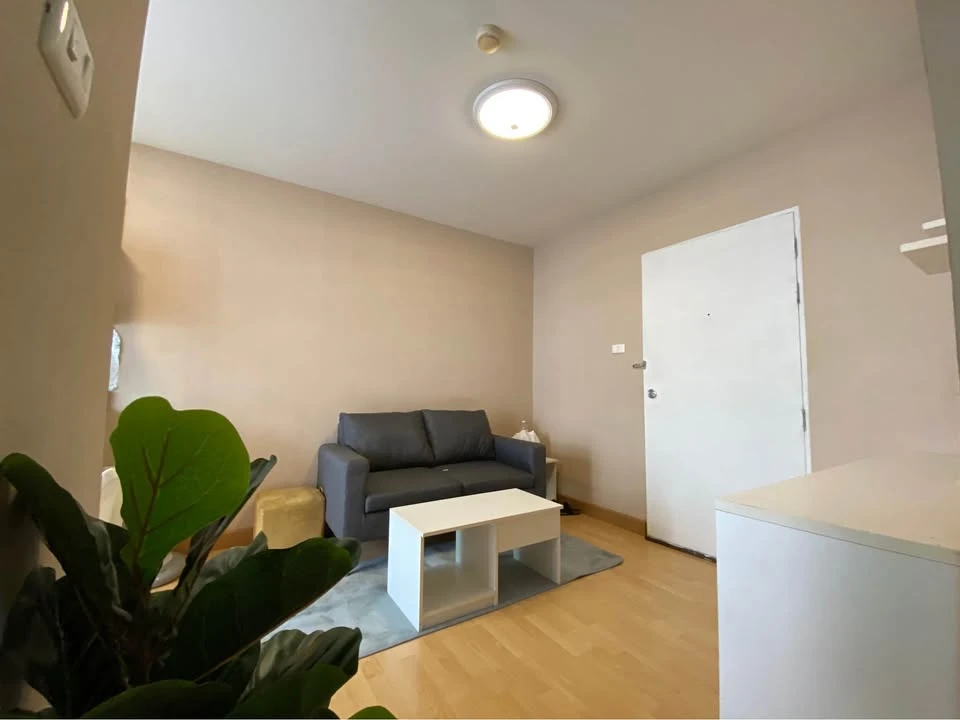 For rent, SMART CONDO Rama 2, Building G, 4th floor, minimal style decorated room, beautiful, clean, very inviting. If interested, book now.